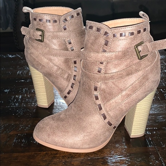 Qupid Booties - Picture 2 of 5